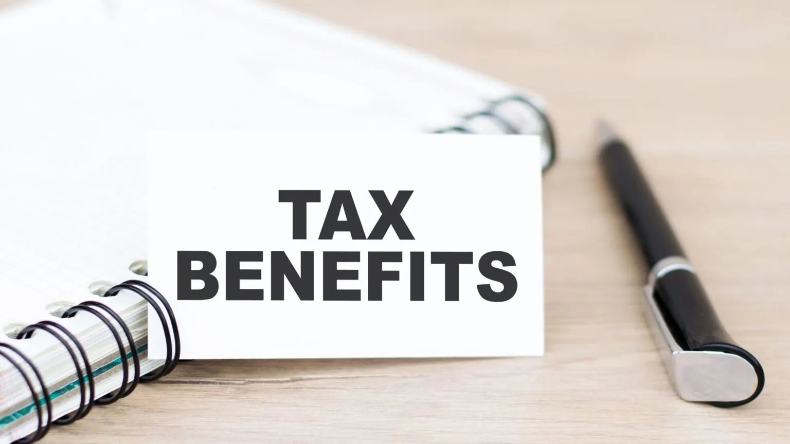 Delaware tax benefits showing no sales tax and franchise tax savings